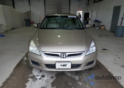 2006 Honda Accord Ex z USA, uszkodzony, nr VIN 1HGCM56856A074367